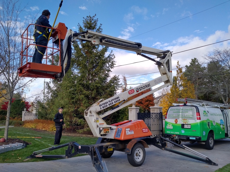 Safe and professional equipment to install Christmas lights anywhere in the greater Toronto Area