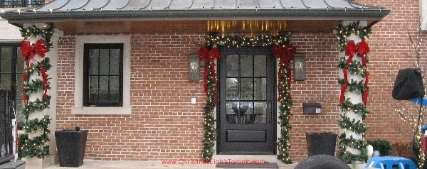 could-this-be-your-front-entrance-with-lawnsavers-christmas-decorators