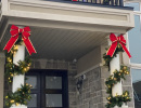 LawnSavers-Christmas-Decorating-Christmas-Greenery-Pillars