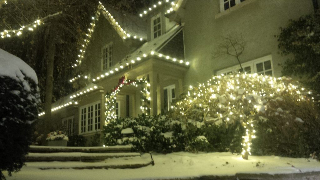 christmas lights installation in scarborough lawnsavers 